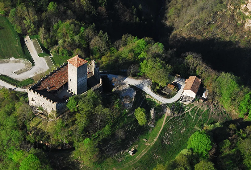 CASTELLO DI ZUMELLE