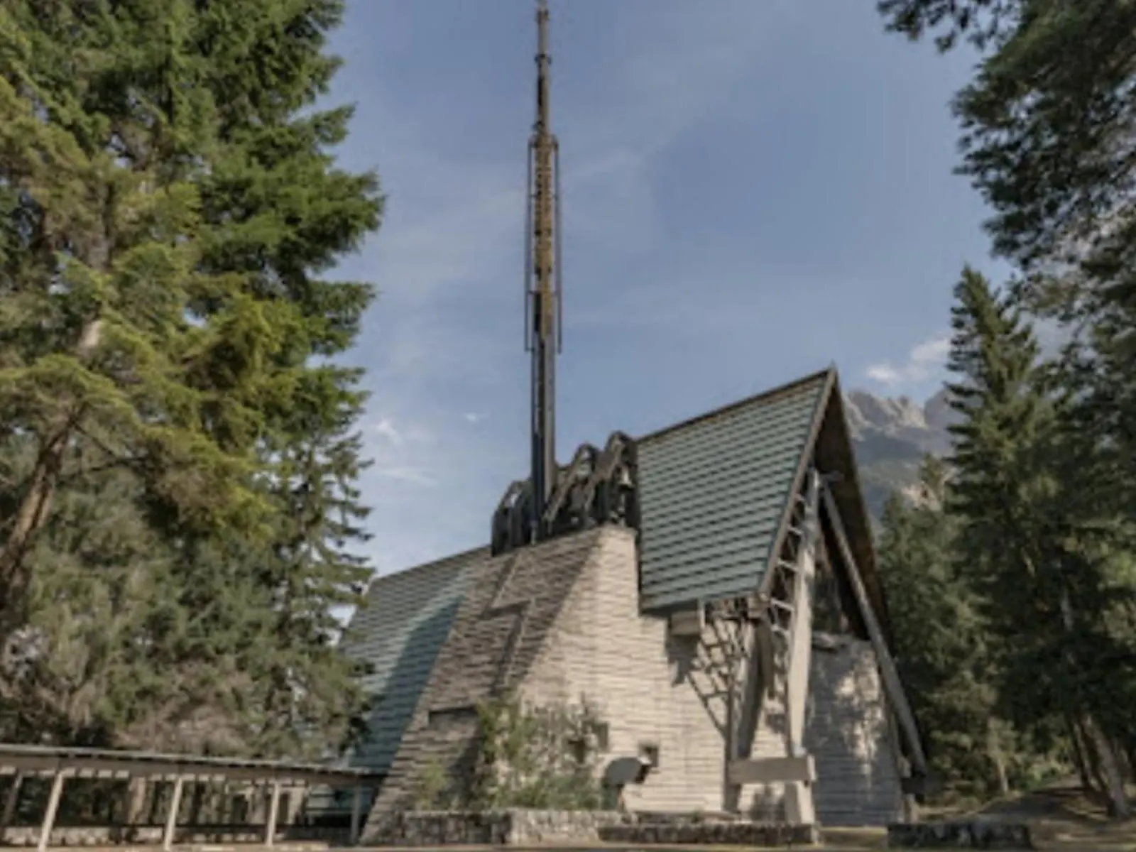 Visita guidata alla Chiesa e Colonia dell'ex Villaggio Eni