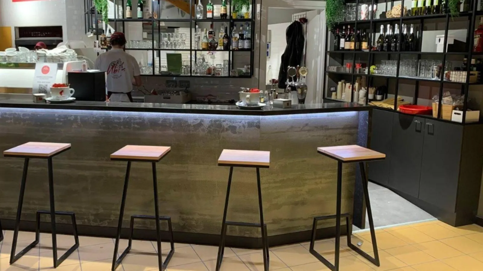 Ubi's Pizza & Bar